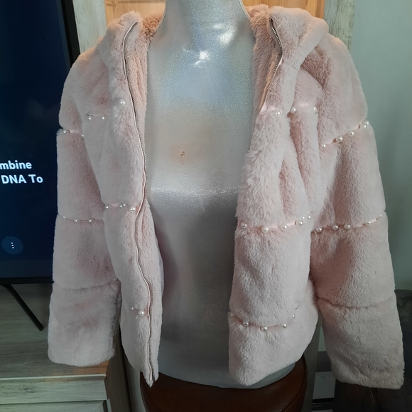 L A  coalition Faux-fur jacket size youth medium decorated with white pearls - Picture 5 of 7